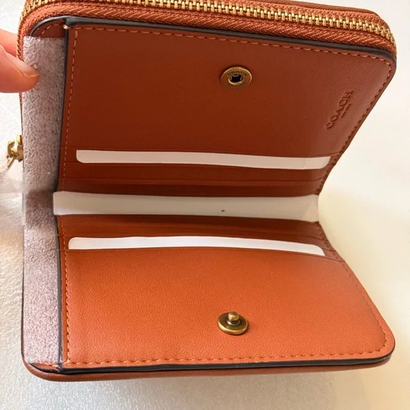 Coach Billfold Zip Wallet in Signature Jacquard with Fox Motif - Picture 2 of 3